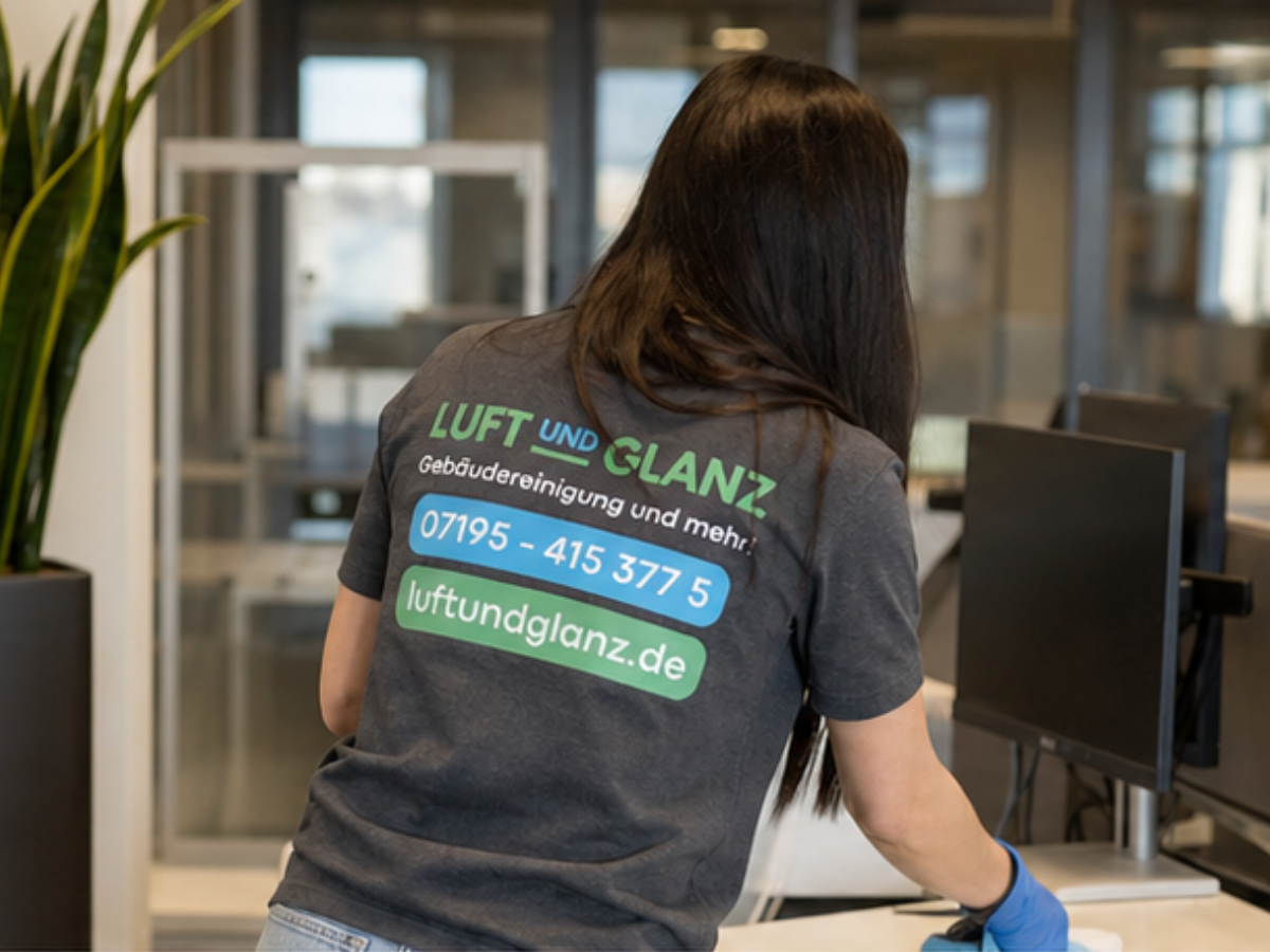 Unterhaltsreinigung Büro Stuttgart – Luft & Glanz Team