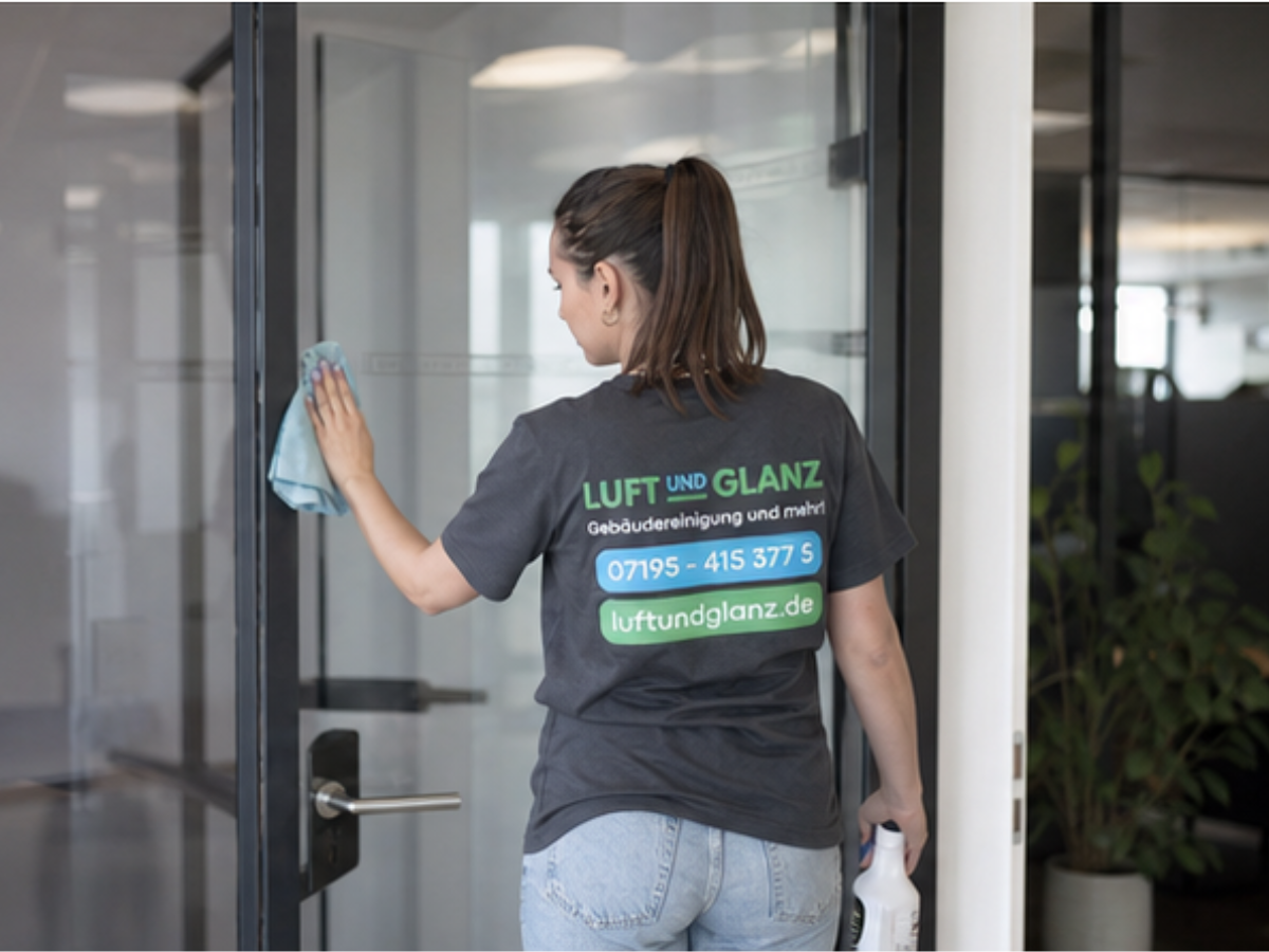 Grundreinigung Stuttgart – Luft & Glanz Team im Einsatz